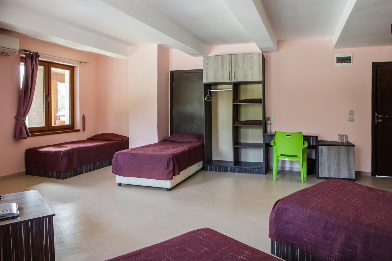 Family Hotel Kipra エクステリア 写真